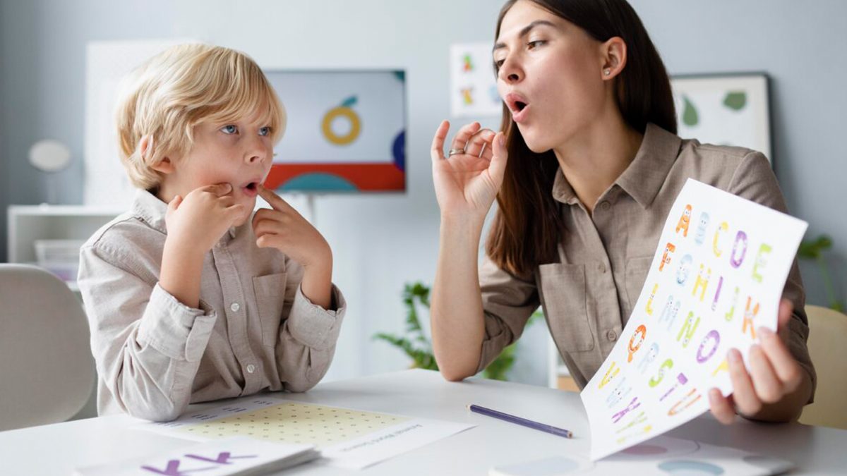 علاج النطق واللغة